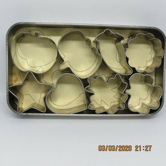 Pampered Chef Cookie Cutters Set Mini Metal Box Heart Shamrock Pumpkin #655 - Picture 3 of 7